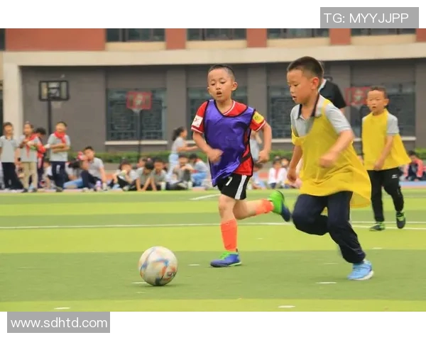 足球星点间带你纵览绿茵赛场群星闪耀与热血拼搏瞬间